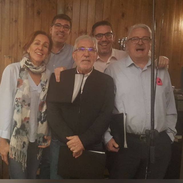Bajos: Adolfo, Juanjo, Óscar, Rafa y Tere